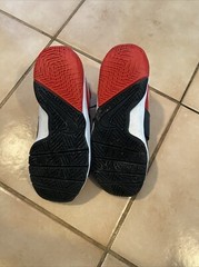 Nike Team D8 Hustle Black & Red Basketball Shoes Size 2Y 881942-004