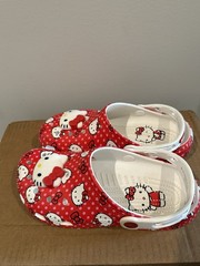 Crocs Classic Clog Hello Kitty Red/White Unisex Kids US 6 Rubber Logo