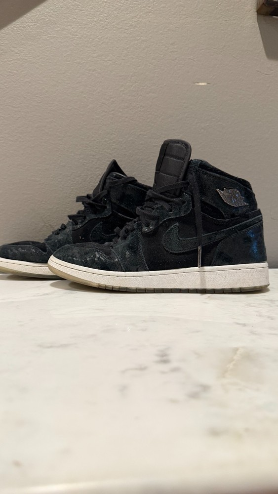 Size 6.5 (GS) – Jordan 1 Retro High Heiress 2016