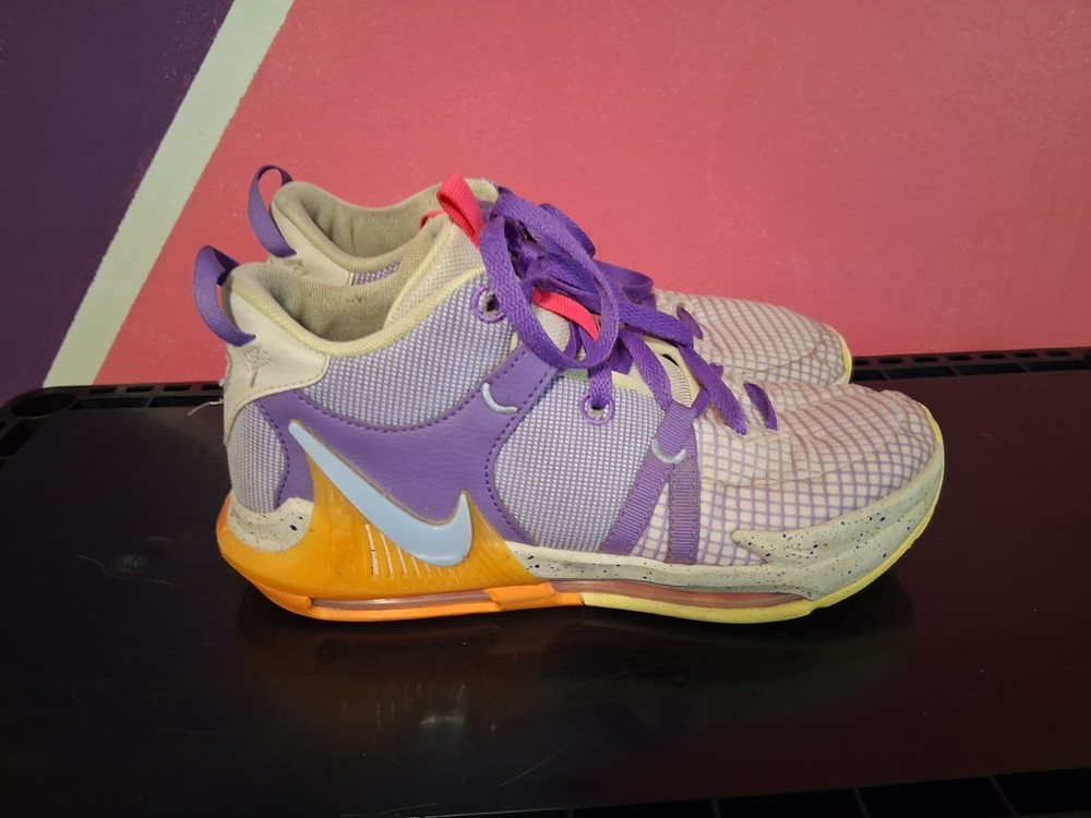 Nike LeBron Witness 7 Grape Orange Basketball Shoes DQ8650-101 Youth Size 6.5Y