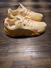 Nike Ava Rover GS‘ „Celestial Gold“ Size 5Y/6.5W NWB! (HF6331-200)