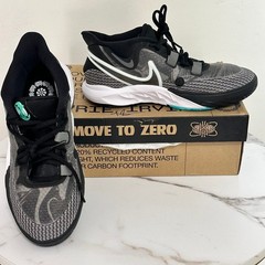 Nike Kyrie 8 GO GS Black White Light Menta Basketball Shoes Youth 6 NEW