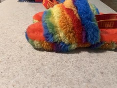Size 4 – UGG Australia Fluff Yeah Slide Rainbow Stripe 1119840K-RSTR Kids Sandal