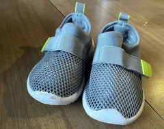 Cat & Jack Unisex Kids Gray/Green Mesh Hook & Loop Low Top Sneakers US 5