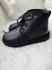 NEW UGG Neumel II Boot Black Leather Big Kids US3/UK2/EU35 (1136847K)