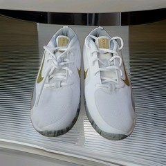 Youth Size 5Y White Nike Isofly (GS) Basketball Shoes FN4384 100