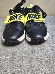 Size 6Y – Nike Team Hustle D8 Mid Black