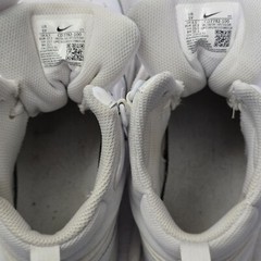 Size 5Y – Nike CD7782-100 Court Borough 2 Mid Triple White