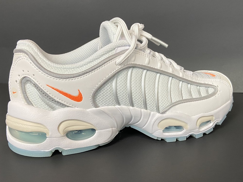 Nike Air Max Tailwind IV White/Orange Size: 7 Youth / 8.5 Women’s