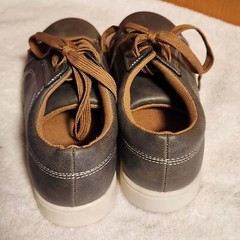 Zoe & Zac Youth Size 4 Brown Casual Lace Up Sneakers Comfort Shoes EUC