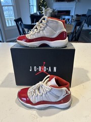Nike Air Jordan (GS) 11 Retro „CHERRY“ 2022 – Size 4Y- Great condition w/ box