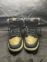 (Size 6Y/7.5W) GS Air Jordan 1 Retro Hi OG “Black Gold” FD1437-071 – New w/ Box