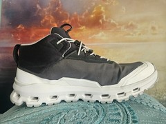 On Cloudhero Big Kids Mid Waterproof Youth Size 6.5 Running Shoes Athleisure