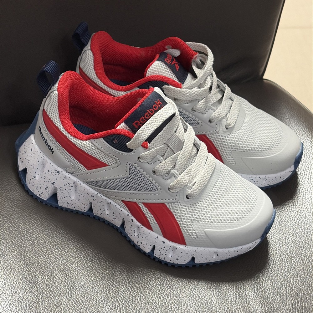 Reebok Zig Vector 11 kids New No Box Gray/Red/white/Blue