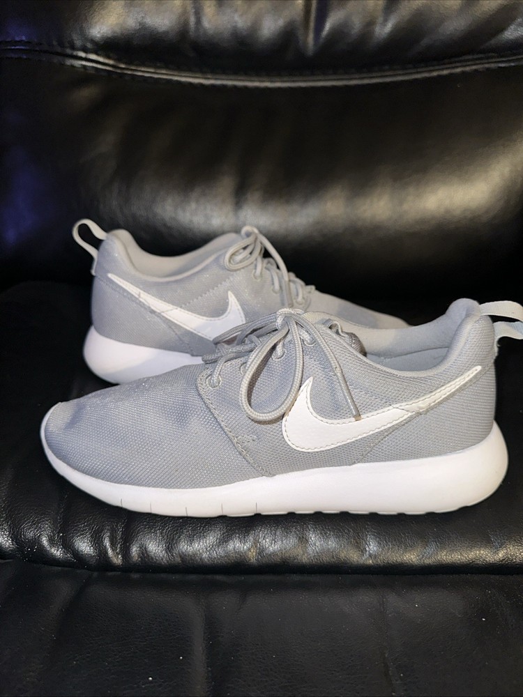 Nike Roshe One Grey/White – Grade School 4.5 – No Box