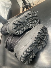 [Worn 2x] Sorrel Little Kids’ Snow Commander Boots – Black/Charcoal- size 8
