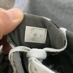 Vans Checkered Classic Skating Shoes, Youth 1.0/EU 31.5 (Grey/Black)
