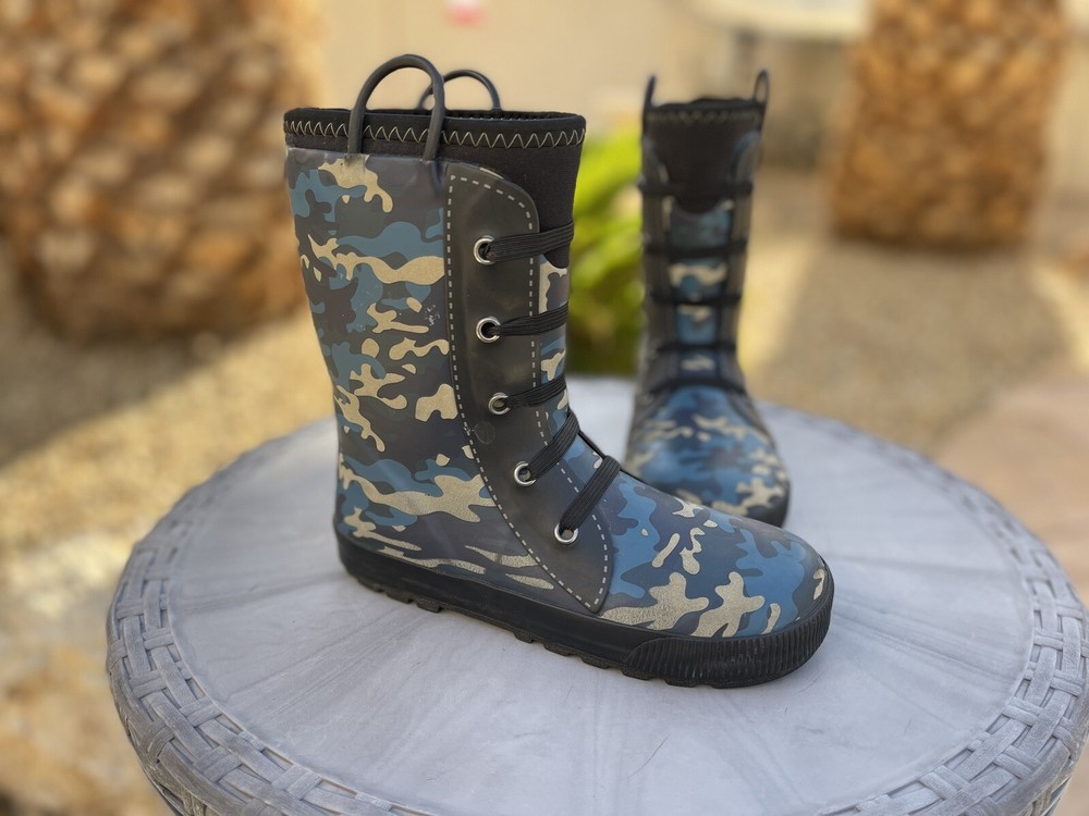Western Chief camo reflective neoprene sneaker boots blue Kids US 2/3, EU 33/34