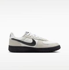 Nike Field General NWT Youth Size 7 – White/Sail/Black