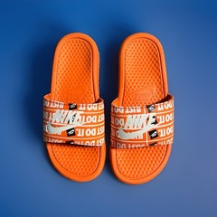 Nike Big Kid’s Orange Slide Sandals Rubber Slip-On US 6 EU 38.5 **NO BOX**