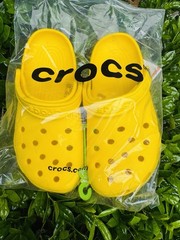 Crocs Junior 3 – J3 Yellow Classic Clog Fast Shipping New, White Tags.