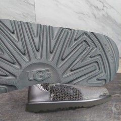 UGG Classic II Gel Hearts Silver Sequin Boots 1151613K Size 6 Kids Women’s 7 NIB