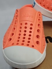 NATIVE Jefferson Popstar Orange Shell White Child Sz C4 Slip-on Shoes EUC W Box