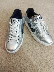 Disney Mickey Mouse Size 10 Silver White and Black Sneakers Shoes Boys and Girls