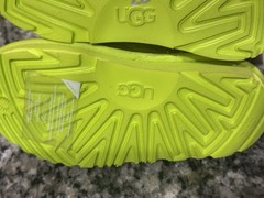 UGG KIDS NEUMEL II CHUKKA BOOT SIZE 10 KEY LIME SUEDE WOOL LINING