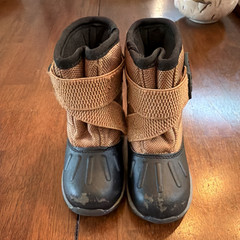 Carter’s Kids Brown/Black Snow Boots Hook & Loop Strap, Light Up! US Size 6