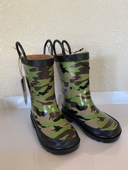 NWT GREEN CAMOFLAGE THICK RUBBER RAIN BOOTS WESTERN CHIEF YOUTH SIZE 12 PULL-ON