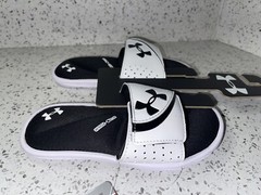 Under Armour Youth B Ignite VI SL Size 1Y Slides Black and White