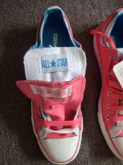 Converse All Star Pink Textile Low Top Unisex sneakers Size 8 men’s, 10 woman’s.