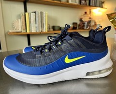 Nike air Max Axis Size 7 Youth