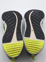 Nike Cosmic Runner Shoes Youth 5Y Black Running Sneakers HM4402-005 Damage