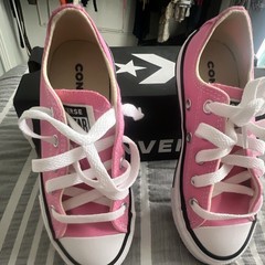 Converse Chuck Taylor All Star Kids Low Top Pink Canvas Lace-Up Sneakers 7