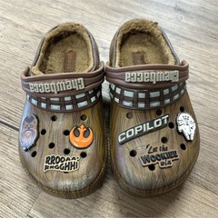 Crocs Star Wars Chewbacca Fuzz Lined Clog, Unisex Kids US 13, Brown