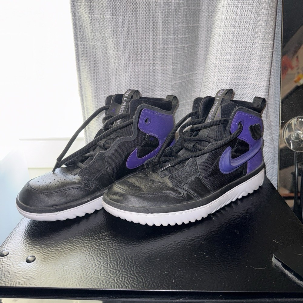 Clean pair of Jordan React Elevation shoes. Size 12M. Bad lace. Flaw pictured.