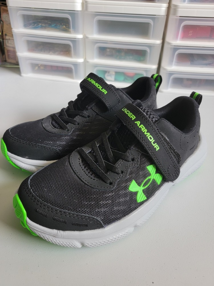 Under Armour Assert 10 AC Running Shoes Size 3Y Slip-On Snickers