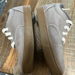 HEELYS Pro 20 Skate Shoe Size YTH 2 Grey Canvas Lace Up FUN! Pre-Owned