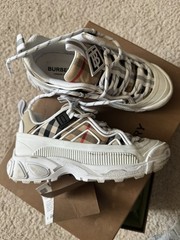 kids burberry sneakers size EU30
