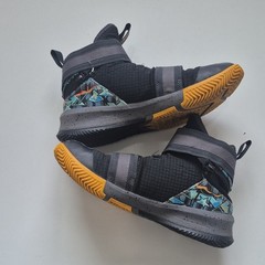 Nike Lebron Soldier 13Pull For Lock Down Kids High Top Athletic Sneakers Hook &