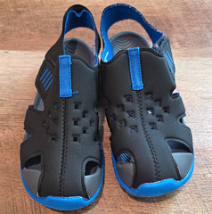 Wonder Nation Unisex Kids Hook & Loop Adjustable Sandals Black/Blue 11/12
