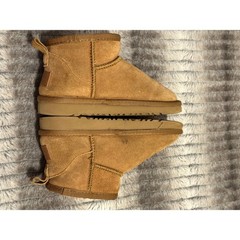 UGG Classic Ultra Mini Kids Chestnut Suede Sheepskin Ankle Boots Size 34 F19010D