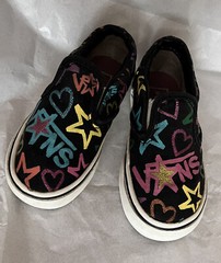 VANS Classic Slip-On Graffiti Glitter Hearts & Stars, Black 7.5 Toddler & Infant
