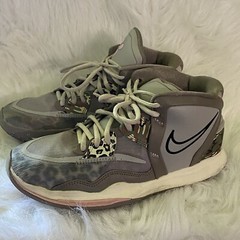nike kyrie infinity leopard camo Size 6Y Low Backs