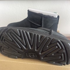 Kids UGG Classic Ultra Mini Boot Black Size 4 US [1130750K] NEW W BOX