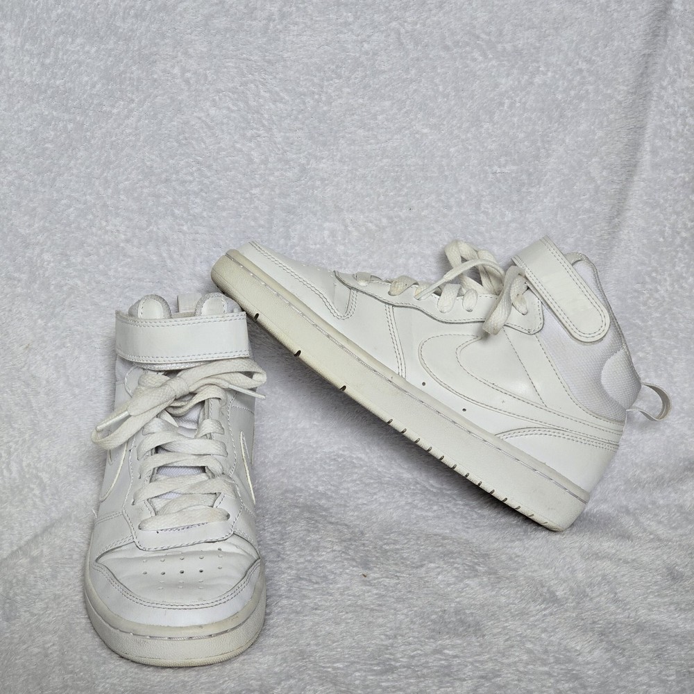 Size 5Y – Nike CD7782-100 Court Borough 2 Mid Triple White