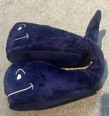 Kids Vineyard Vines Blue Whale Slippers Size XL Great Condition