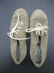 Cherokee Size 4 Boy’s Suede Leather Lace Up Non Marking Shoes D-11